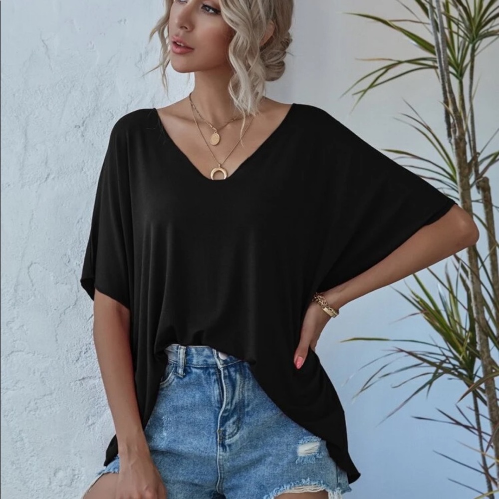 Black V Neck batwing sleeve slouchy tee - Picture 1 of 7